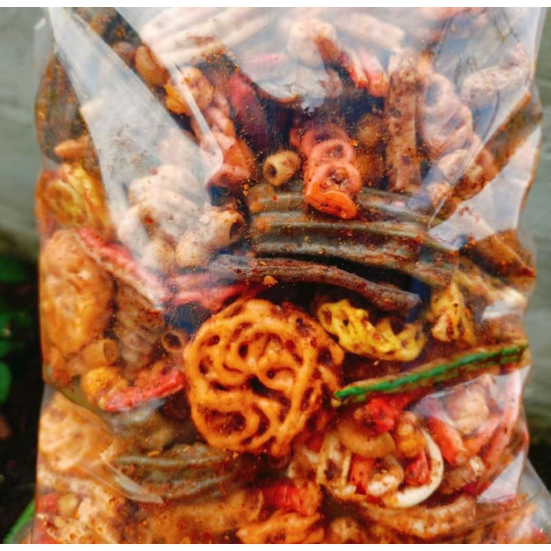 

Kerupuk Seblak mix/ cemilan instan/ seblak campur extra pedas daun jeruk netto 500Gram