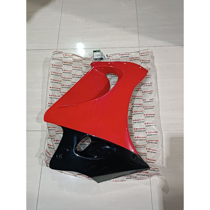 fairing kanan merah ferrari ninja rr old original