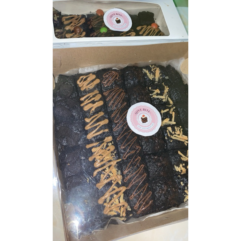 

Fudgy Brownies Free Topping