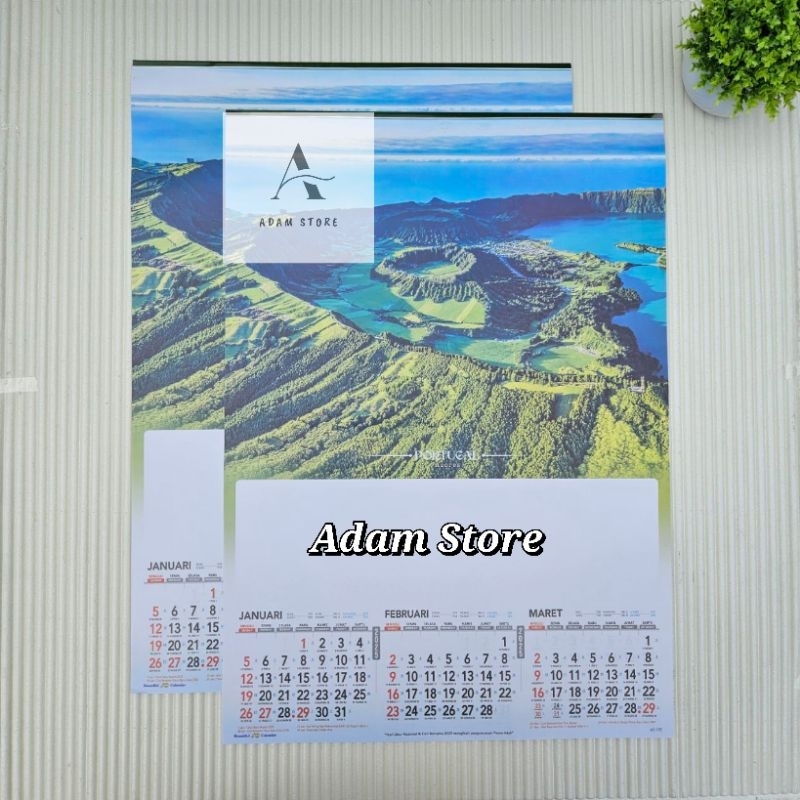

Kalender tahun 2025 Pesona alam dunia AO 105 4 lembar 3 bulanan ukuran 38 x 54 cm(terima castume cetak merek)