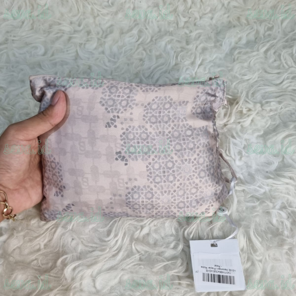 BUTTONSCARVES BS SALE Haramain Prayer Robe Petal BUTTONSCARVES MUKENA DEFECT MINOR BS PRAYER ROBE MO