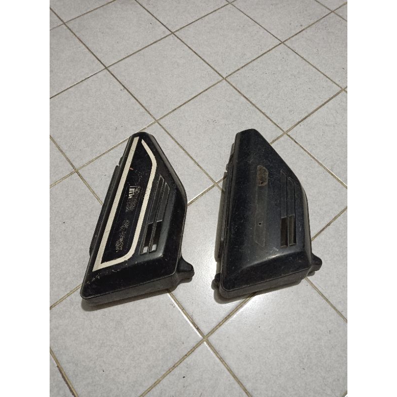 Tepong box aki sebelah kiri honda gl 100 gl100 original copotan