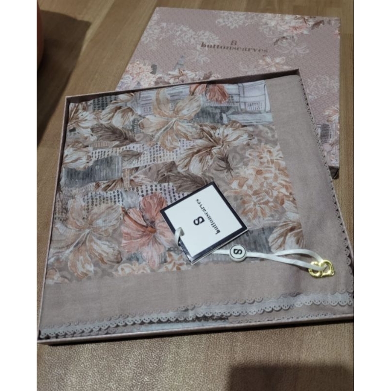 Malaya Khaki Buttonscarves New