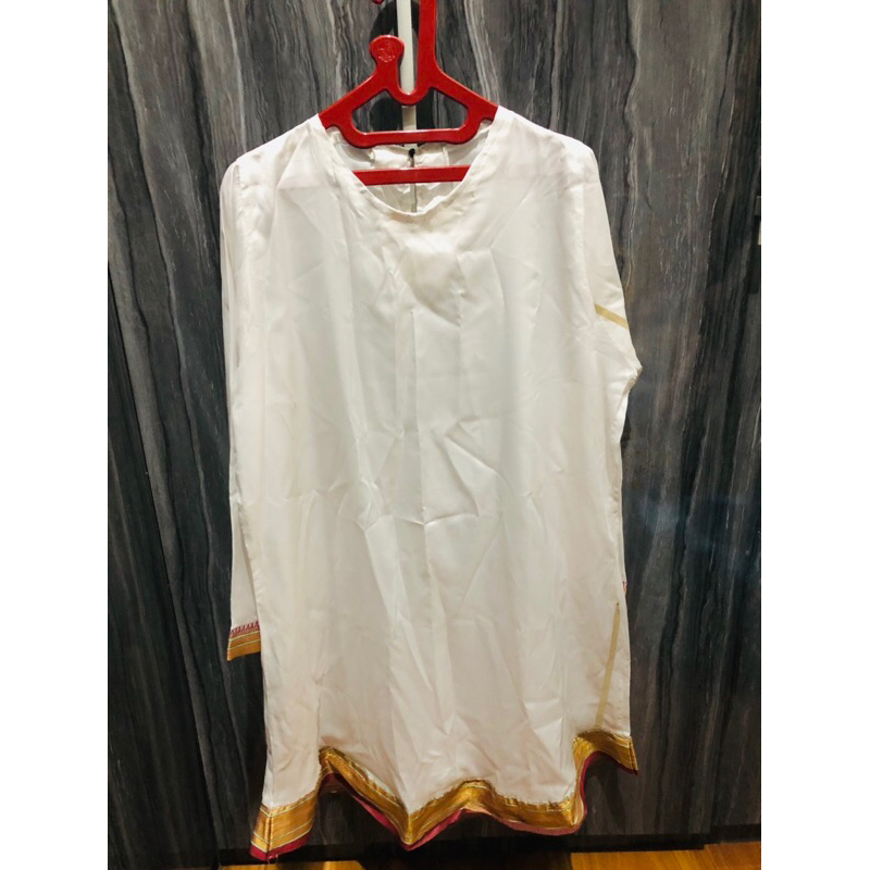 Preloved tunik warna putih