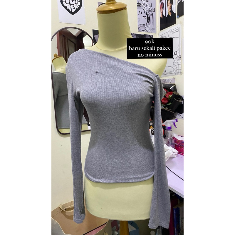 KNIT TOP OFF SHOULDER