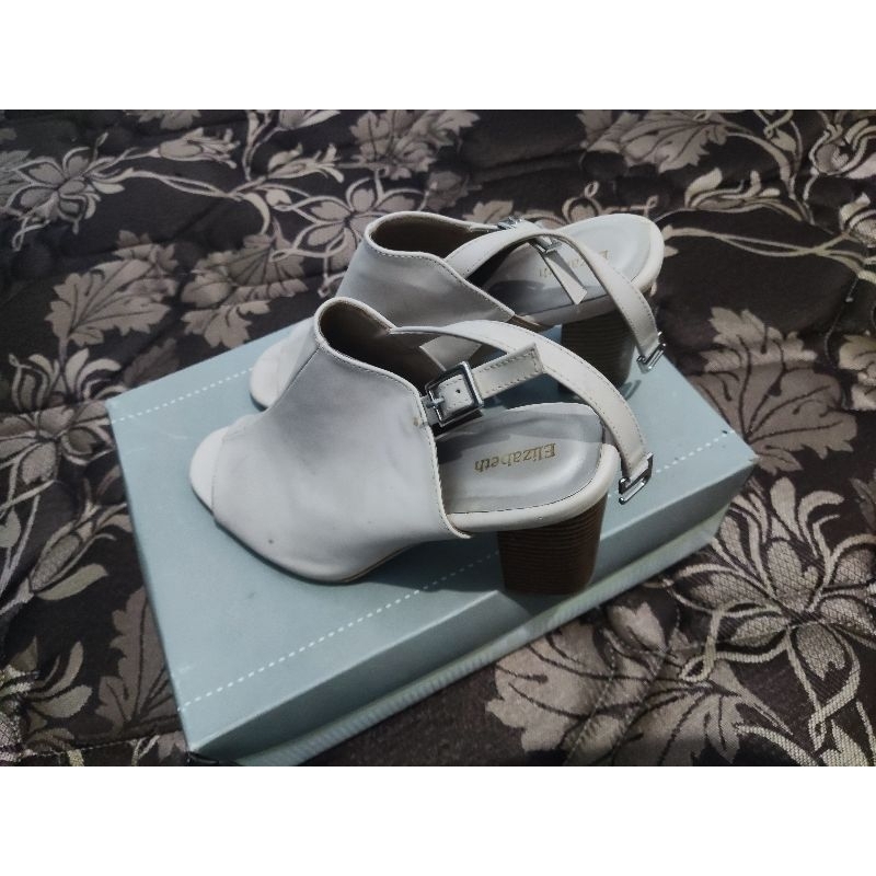 Elizabeth Sandal