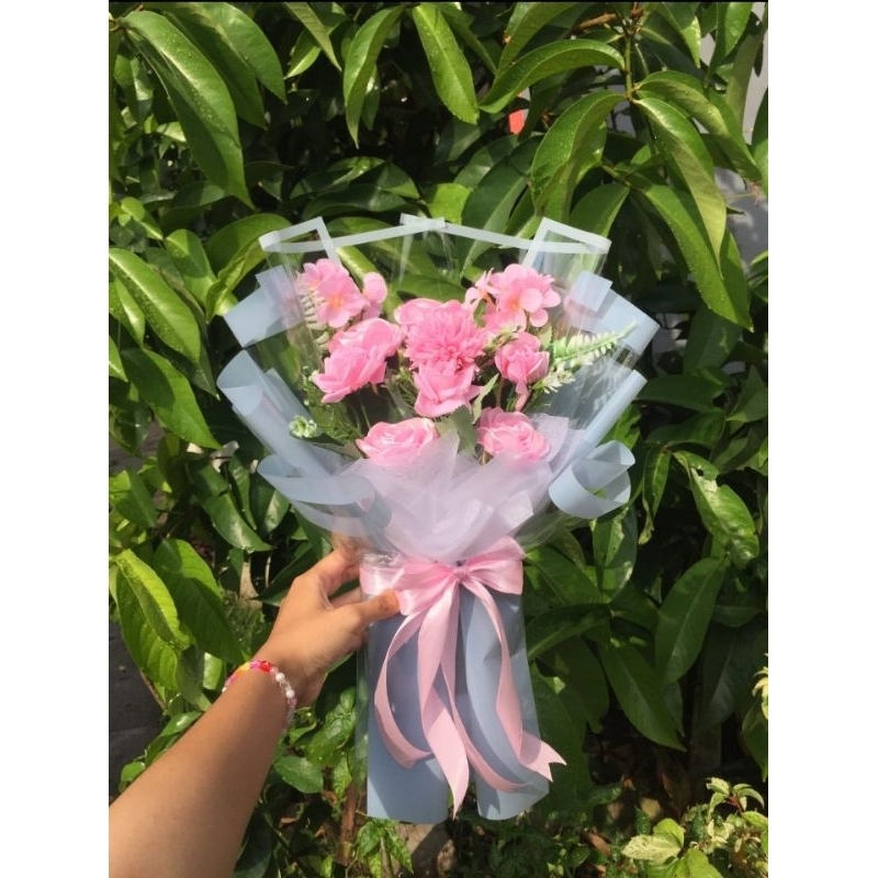 BUKET BUNGA SATIN X ARTIFICIAL PINK // BOUQUET BUNGA SATIN PINK