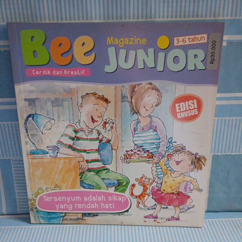 Bee Magazine Junior (tersenyum adalah sikap yang rendah hati)