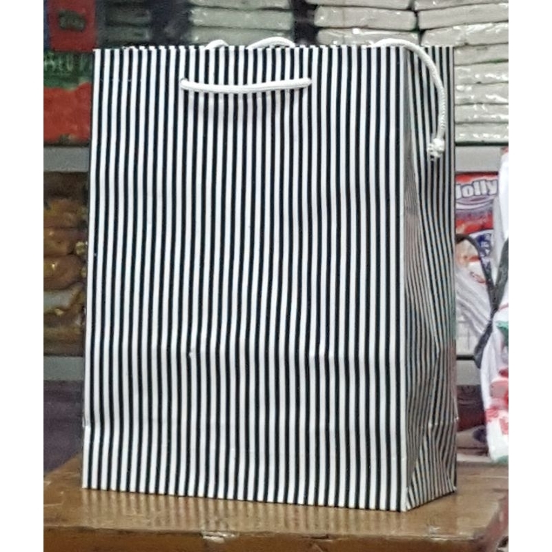 

Paper Bag/ Tas Kertas/ Tas Souvenir motif salur uk 20X25 cm