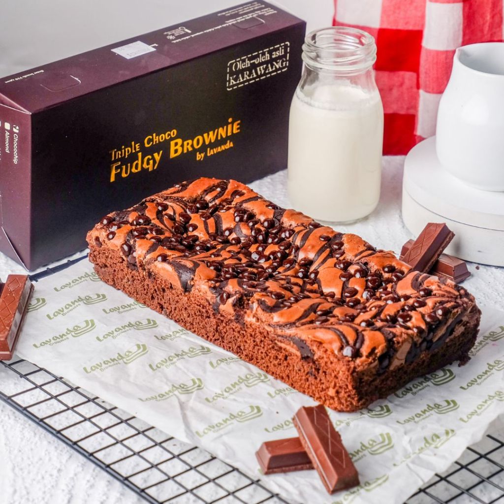 

Lavanda Brownies - Fudgy Brownie Toping Chocochip Regular size 22x10 cm