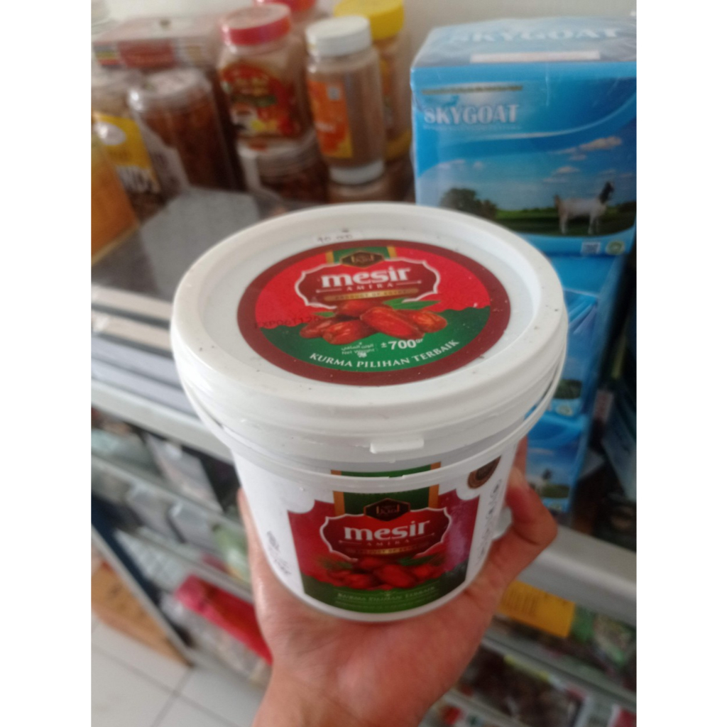 

Kurma Mesir 750gr Kemasan Ember Asli Oleh Oleh Haji Umroh