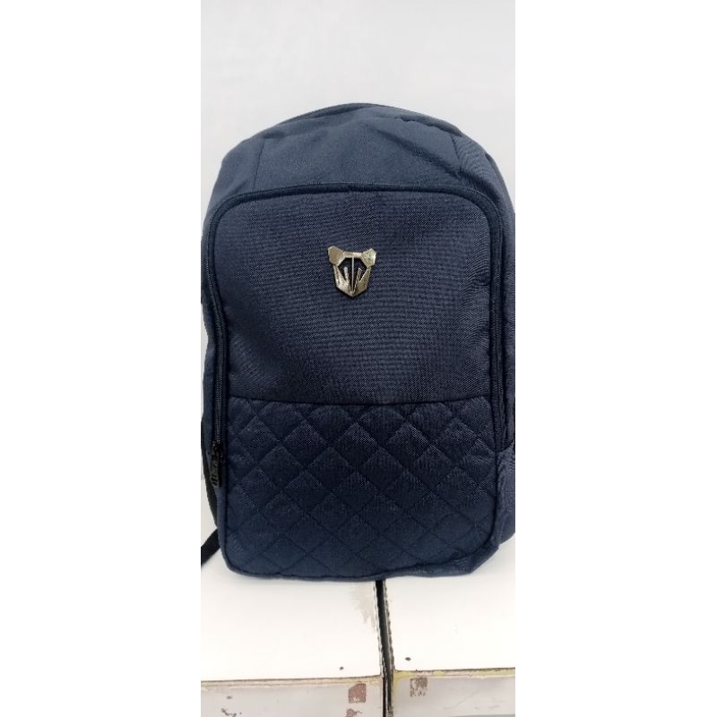 

Tracker bag pack