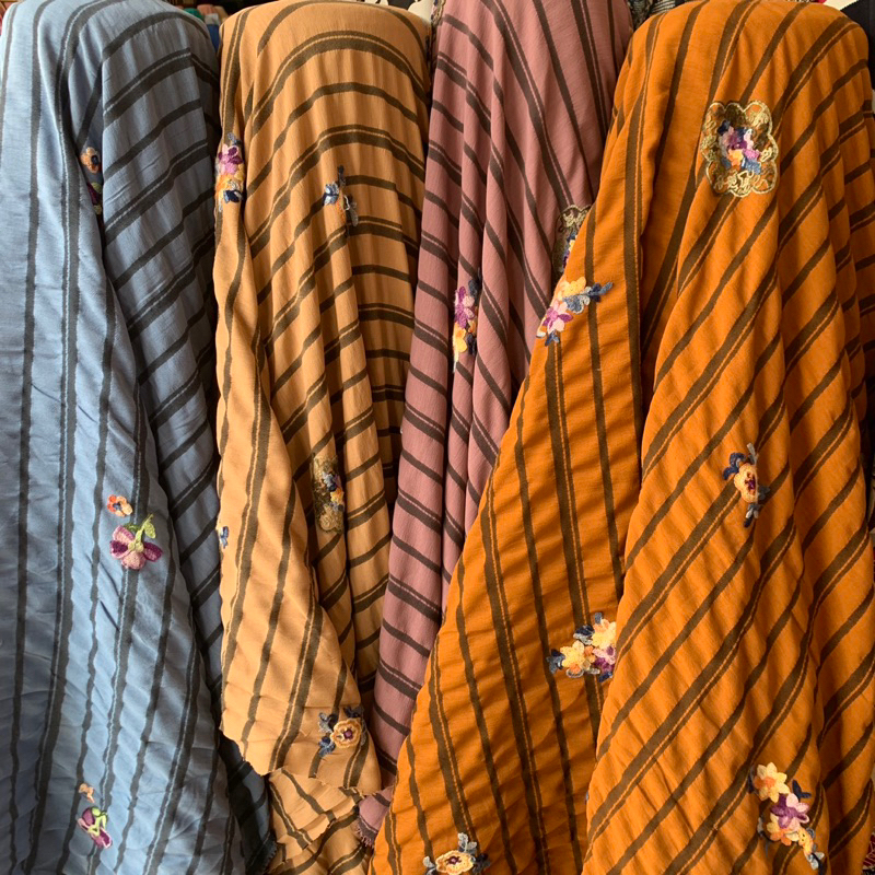 kain cey crinkle motif - kain crinkle motif - kain cey salur bordir - kain crinkle bordir - kain gam