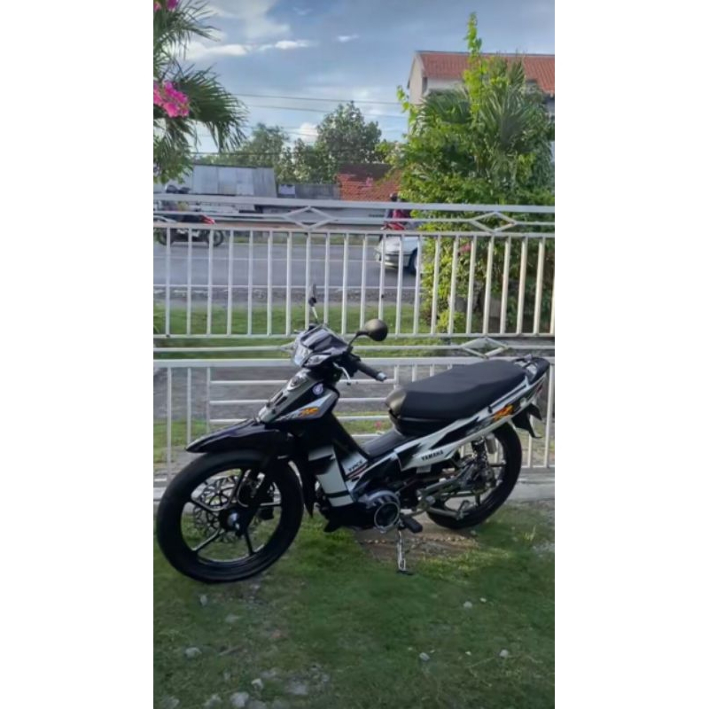 striping fiz r ardath hitam putih