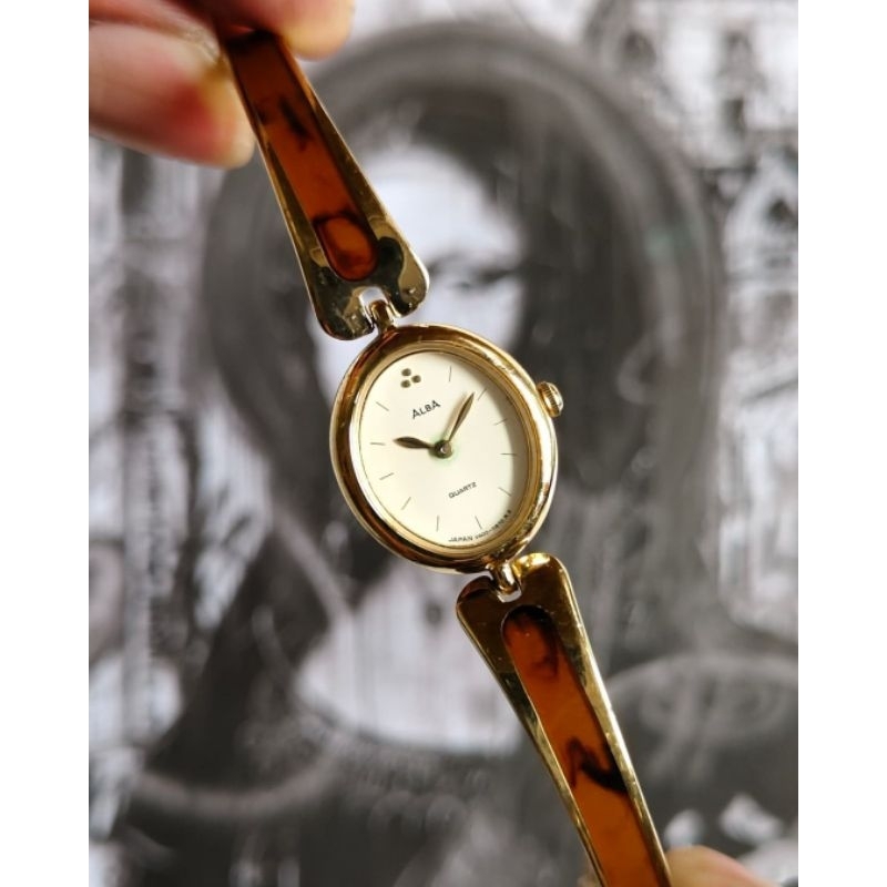 JAM TANGAN WANITA ALBA GOLD TONE BANGLE OVAL CASE