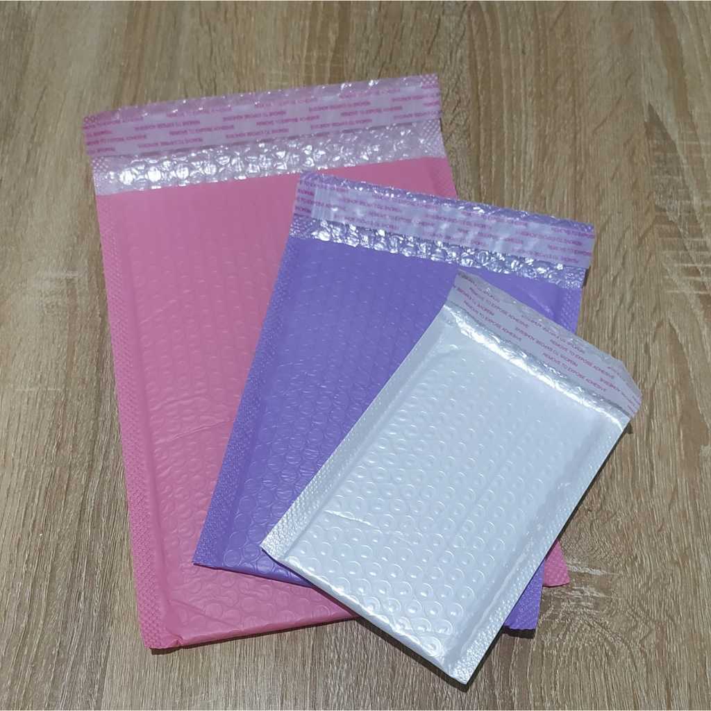 

Amplop Bubble Mailer Putih 16x22 Premium