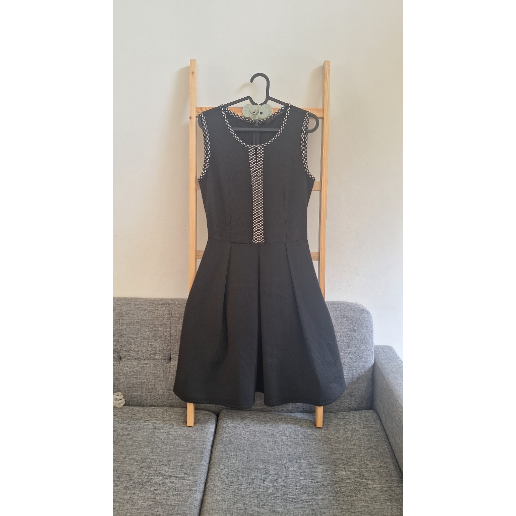 Dress Wanita (merk Minimal)