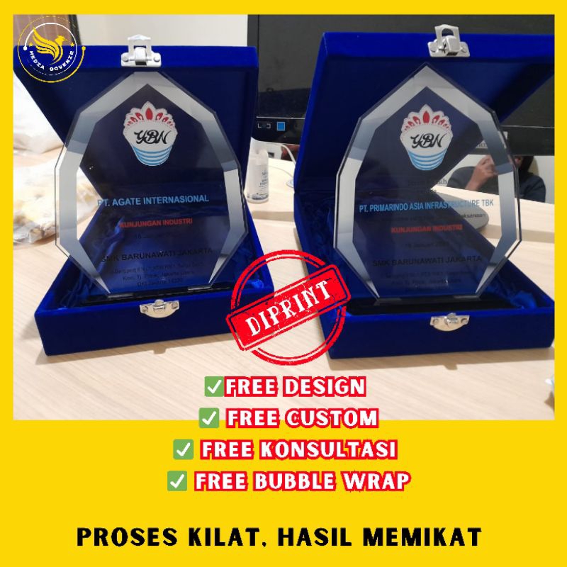 plakat Akrilik Custom, Plakat kenang kenangan, plakat perpisahan,, plakat  penghargaan, Piala plakat