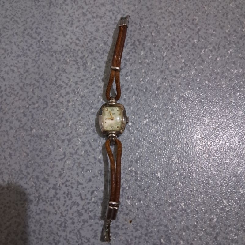 Jam Tangan Perempuan Arloji Jadul Putar Manual T1ss 0t buatan Swiss asli Tua