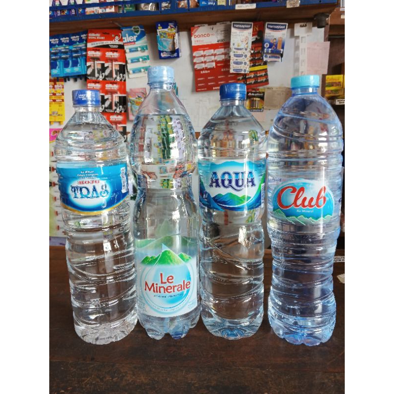 

AIR PUTIH MINERAL BOTOL 1500ML AQUA// TRAS// LE MINERAL// CLUB