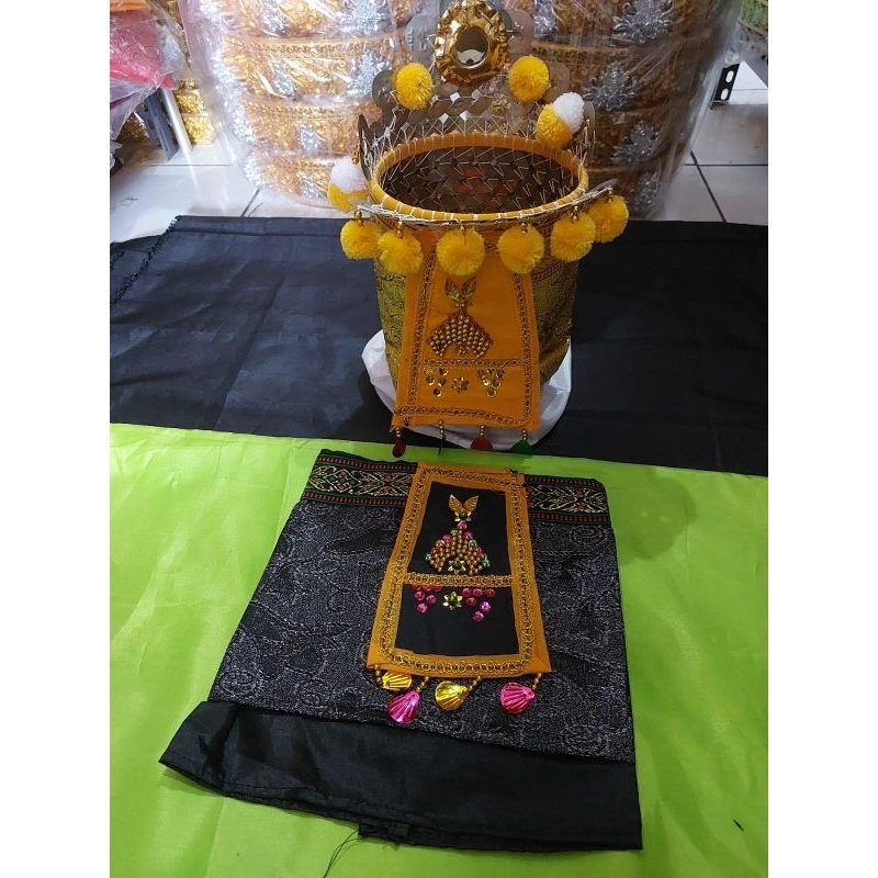 wastra wakul #wastra lamak#putih kuning/poleng/merah/hitam#