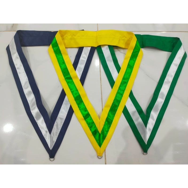 kalung Gordon / wisuda