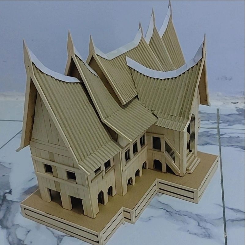 Miniatur rumah gadang/kerajinan tangan rumah gadang