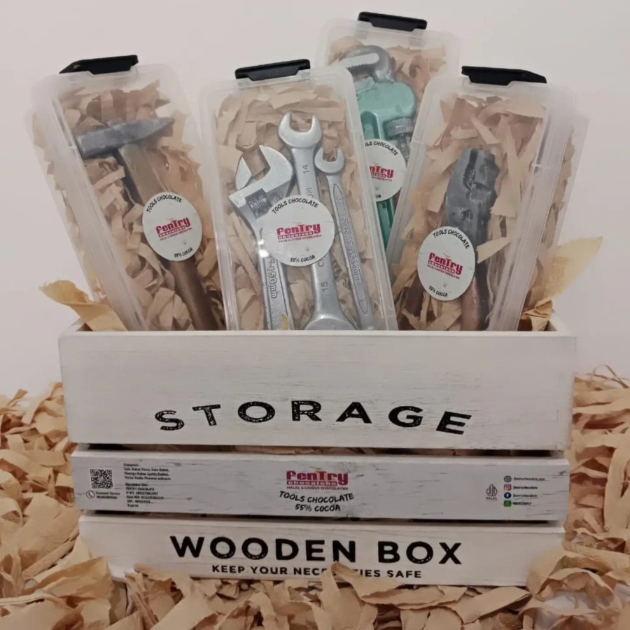 

Coklat Bentuk Perkakas - Tools Chocolate 55% Cocoa Box Kayu Gift Coklat Jumbo Viral