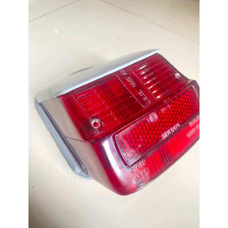 stoplamp siem / lampu belakang vespa sprint super siem baru