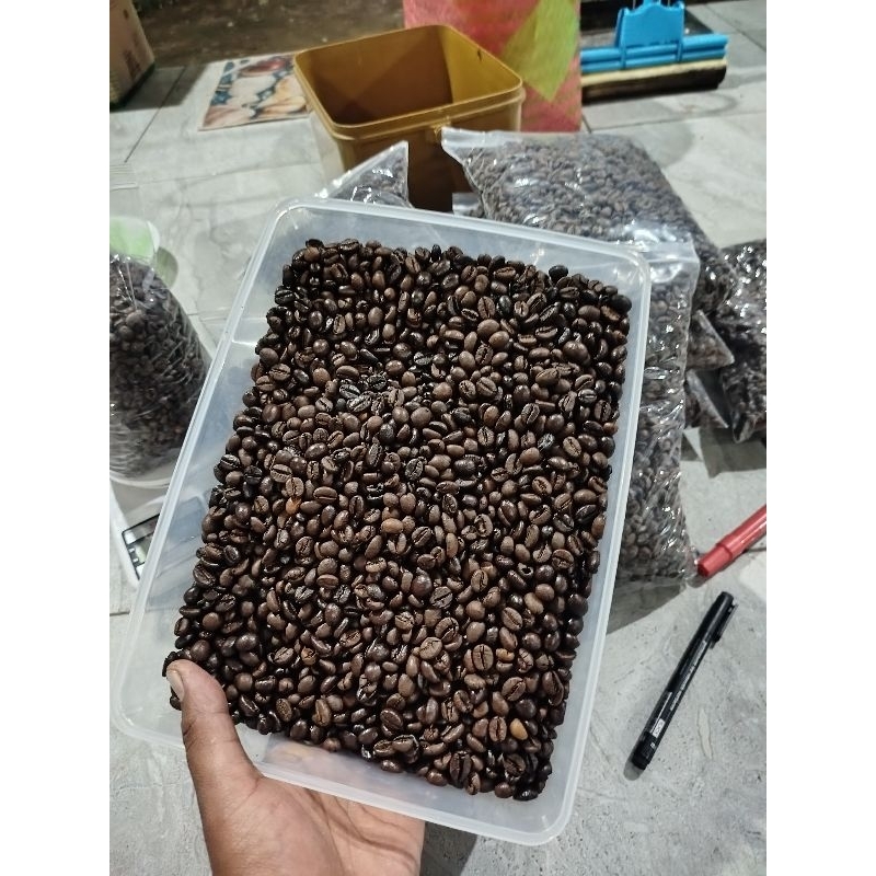 

Kopi Robusta "Lora Coffe" asli 100% Kopi gumitir banyuwangi 500gram