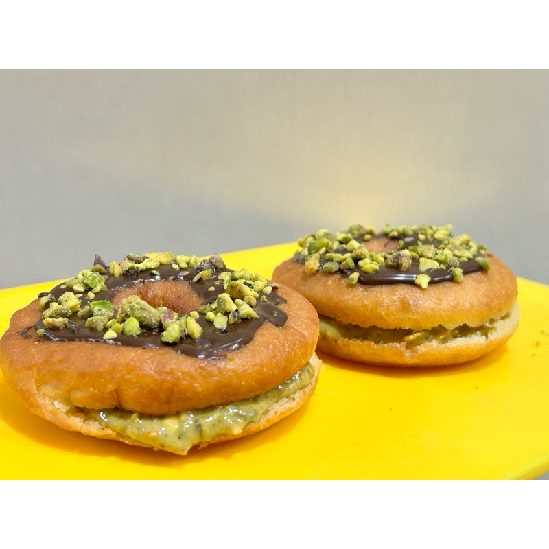 

Donat Cokelat Pistachio Dubai Viral isi 3 pcs