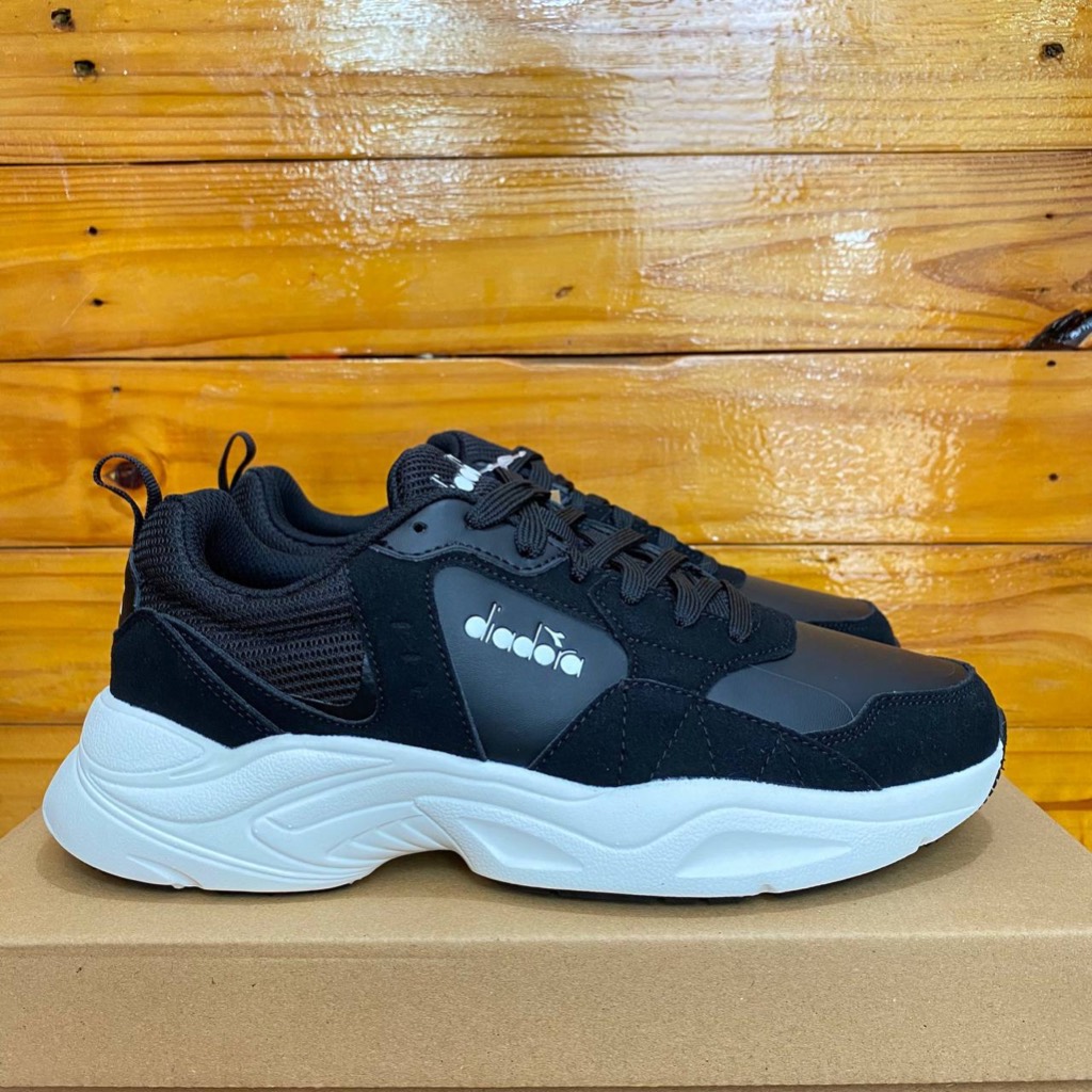 SEPATU DIADORA PRIA DIADORA KENTARO BLACK WHITE SPORTY RUNNING ORIGINAL COD MAN