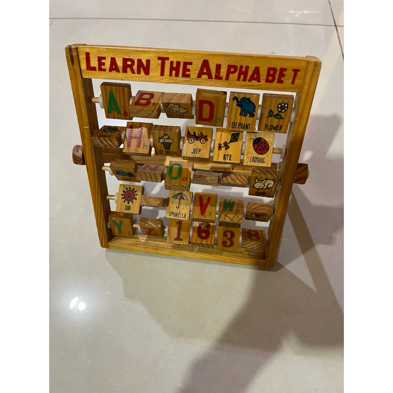 PRELOVED mainann edukatif motorik anak Vintage Wood Learn The Alphabet Abacus Style Folding Educatio
