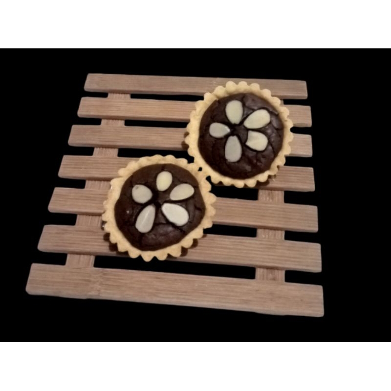 

Oleh oleh Jombang pie brownies almond isi 6 biji