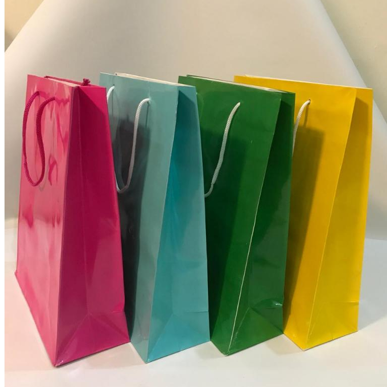 

Paperbag Artpaper laminasi glossy warna polos 24 x 9 x 30 cm tas kertas,gift,hampers,souvenir