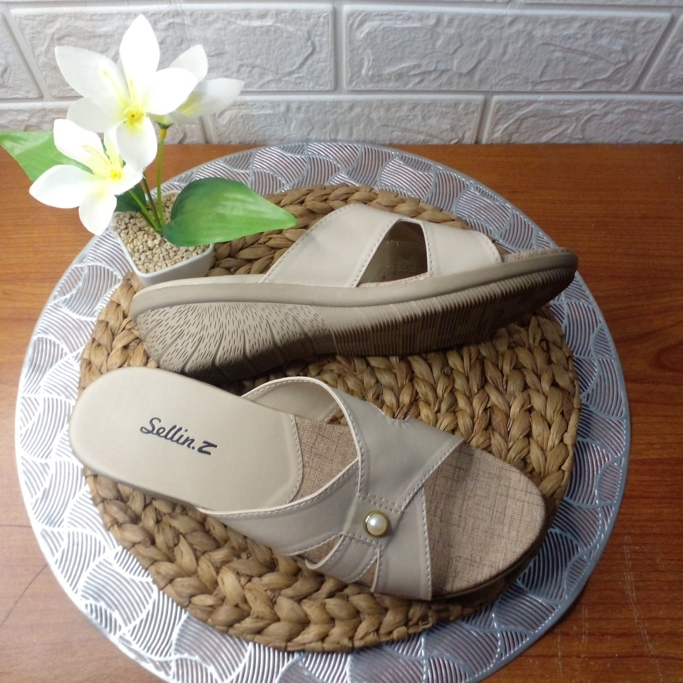 Sandal wedges ibu kondangan Hak 3cm / sendal wedges zellin mutiara cantik
