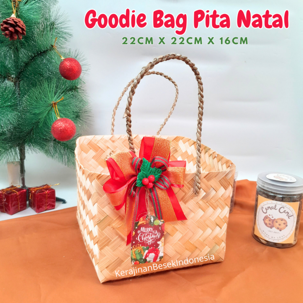 

BANYAK HIASAN GOODIE BAG BINGKISAN PARSEL HAMPERS NATAL FREE TAG INCLUDE PITA Tas besek 15cm,18cm,22cm natural hias pita cookies toples kue kering anyam chraistmas gift