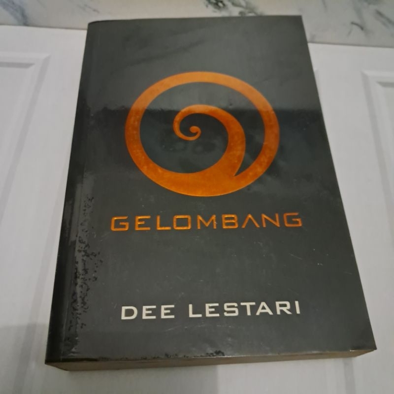 

[PRELOVED] BUKU NOVEL SUPERNOVA GELOMBANG KARYA DEE LESTARI