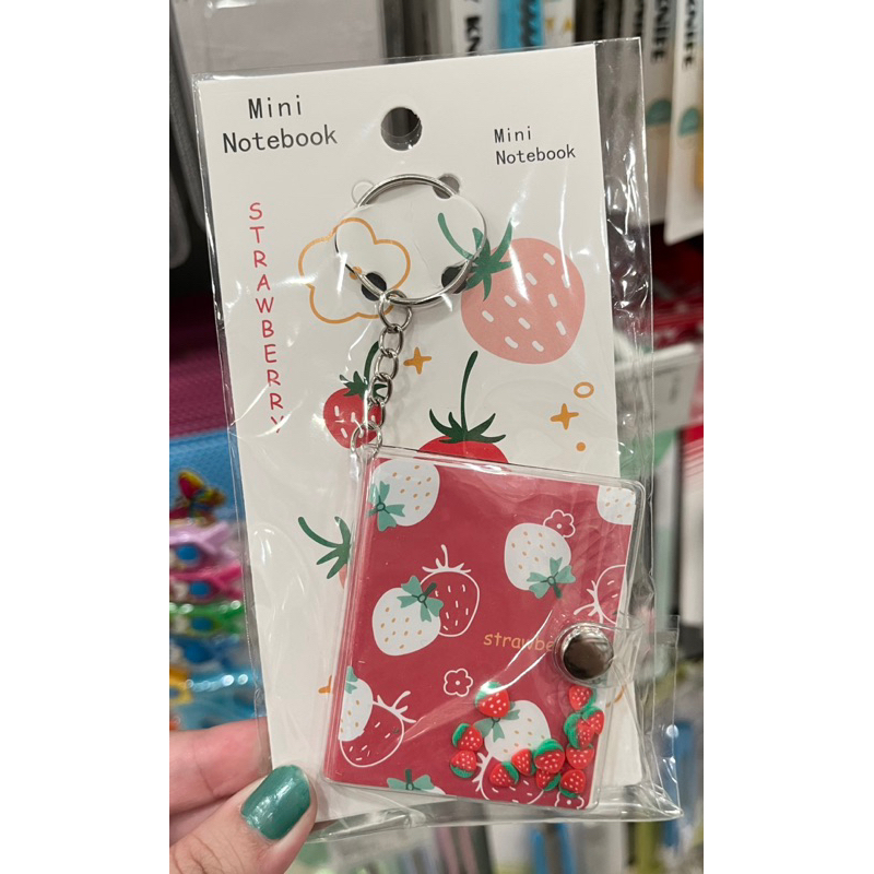 

Buku Catatan Kecil Strawberry / Mini Notebook Keyring Strawberry