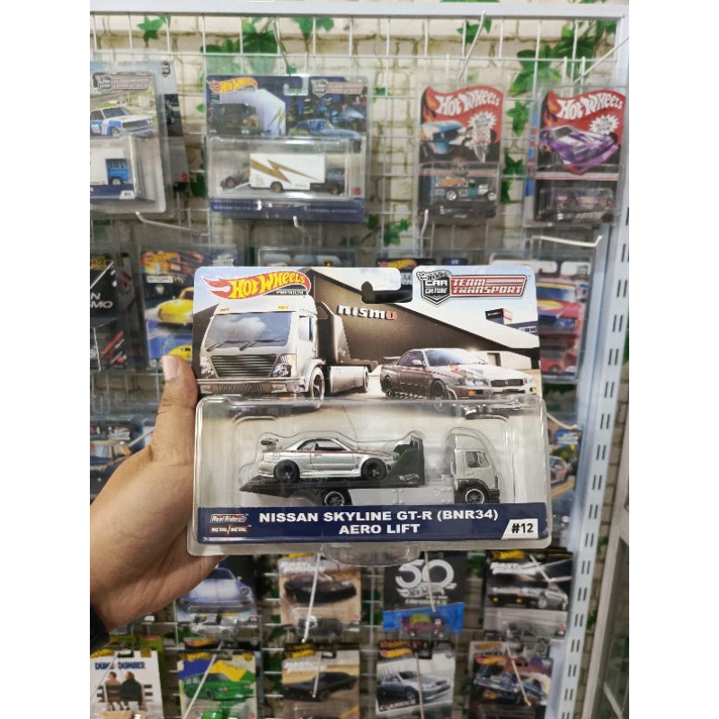 Hotwheels Premium Team Transport Nissan Skyline GT-R (BNR34) AeroLift
