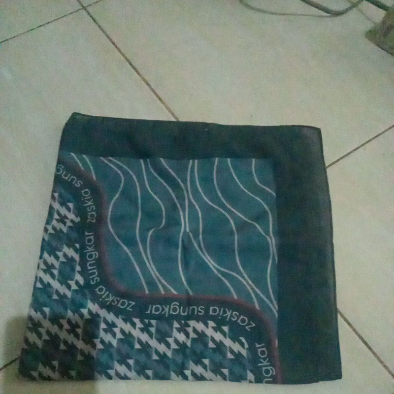 jilbab Zaskia Sungkar denim preloved