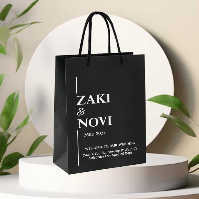 

Paperbag Hitam Sablon Ukuran 20x10x25 / Paperbag Sablon Hitam / Paperbag R7 Hitam / Tas Kertas / Paperbag Sablon Custom