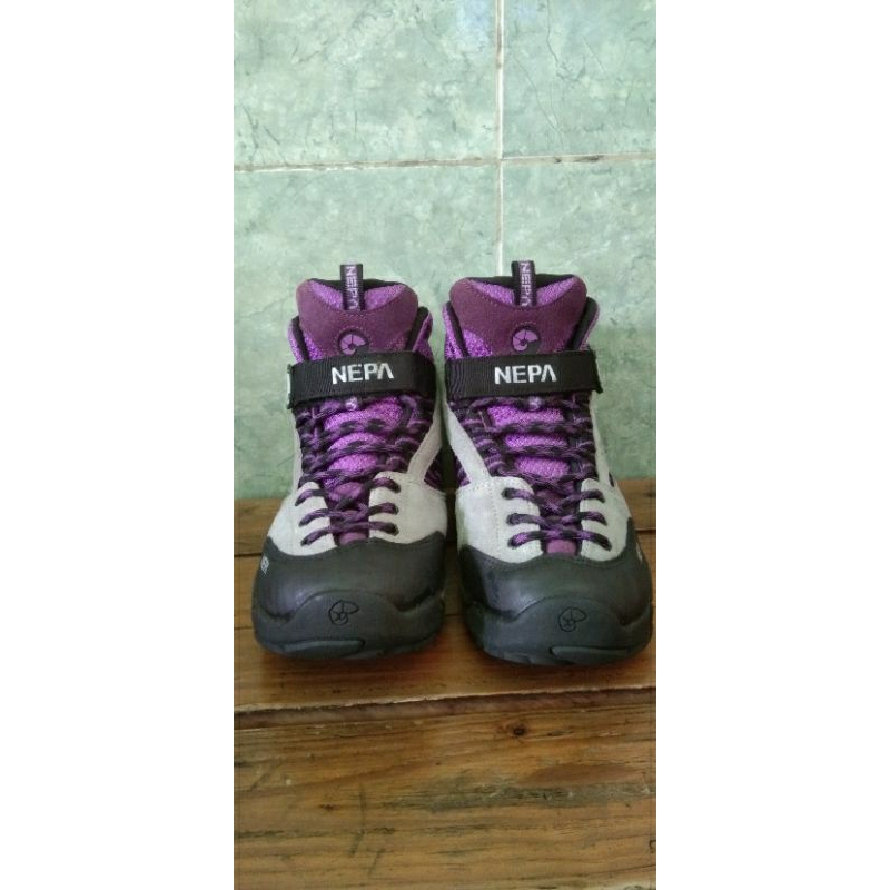 Sepatu Gunung wanita merk Nepa size 37 Like New