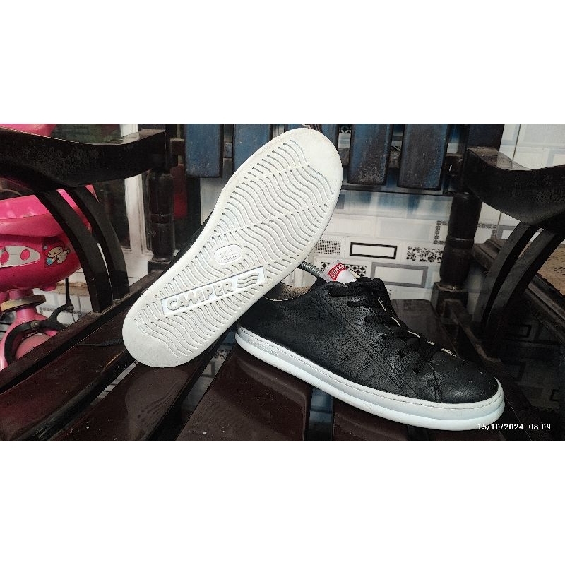 sepatu Casual Ringan Camper 42 second