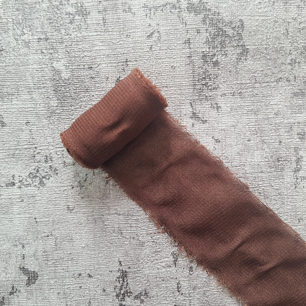 

Pita Chiffon Dekoratif Brown – Elegan dan Fleksibel