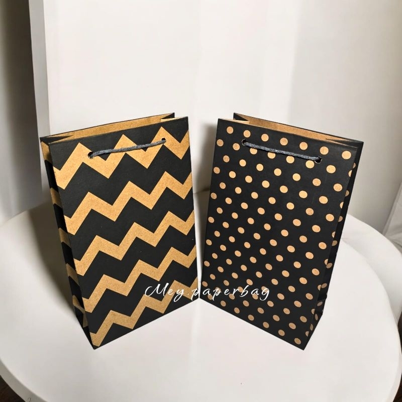 

Paper Bag Wafer Black and Maroon Uk 15x25