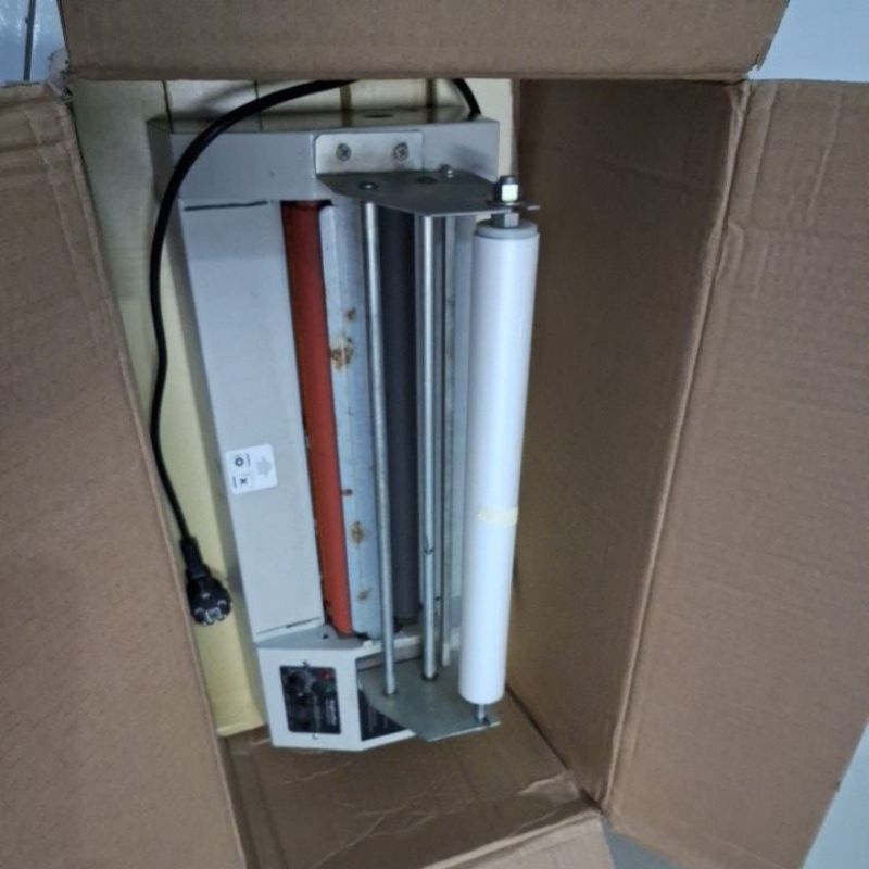 

mesin laminating A3+ BEKAS laminasi PLASTIK panas dingin bright office digital