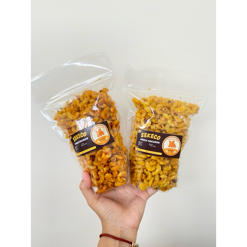 Makaroni/ Makaroni kemasan 250/ Makaroni original daun jeruk/ Makaroni Pedas daun jeruk/ Makaroni Se