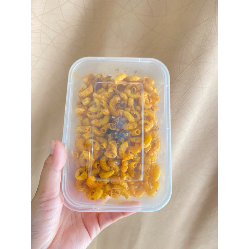 

Makaroni/ Makaroni 110grm (25pcs)/Makaroni original daun jeruk/makaroni pedas daun jeruk/makaroni chilioil/makaroni seblak