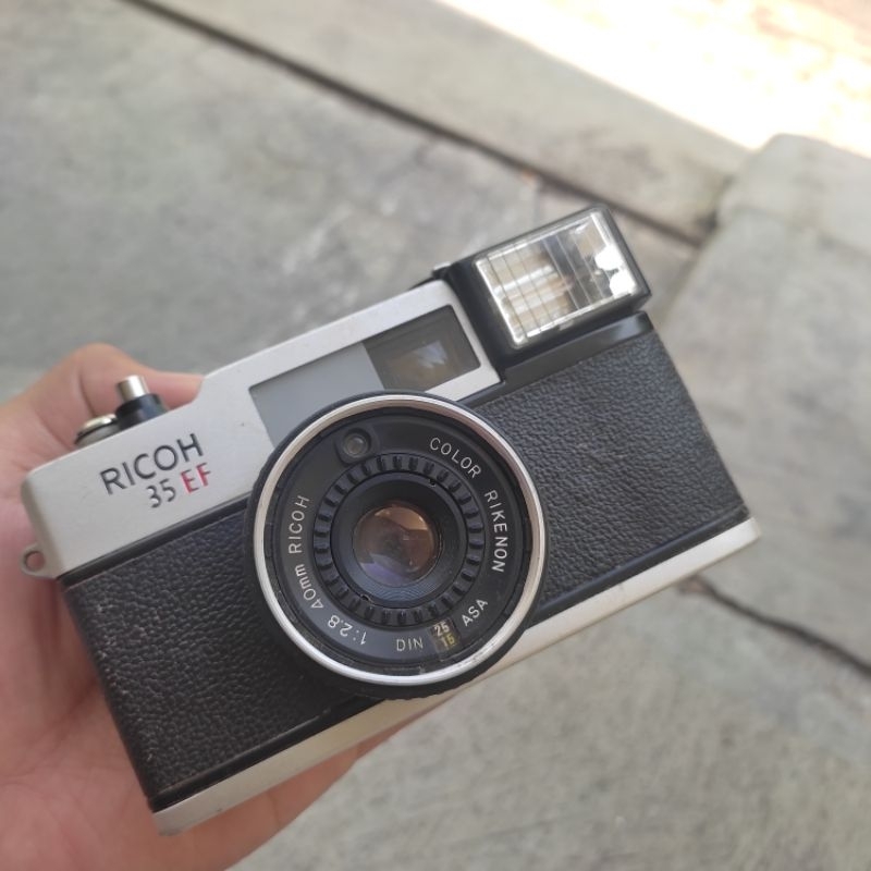 Kamera analog Ricoh